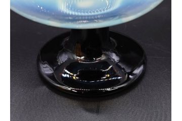 大正期　碗型　乳白ぼかし　赤縁　輪花　エナメル脚　柔らかい色合いに惹かれる氷コップ2客セット(グラス、硝子、和ガラス)(R-082882)