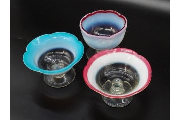 大正期　碗型　乳白ぼかし　輪花　赤縁　青縁　お部屋をノスタルジックに演出する氷コップ3点セット(碗形、グラス、硝子、和ガラス)(R-082883)