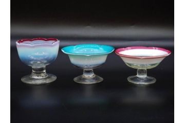 大正期　碗型　乳白ぼかし　輪花　赤縁　青縁　お部屋をノスタルジックに演出する氷コップ3点セット(碗形、グラス、硝子、和ガラス)(R-082883)
