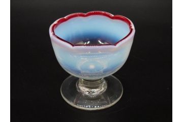 大正期　碗型　乳白ぼかし　輪花　赤縁　青縁　お部屋をノスタルジックに演出する氷コップ3点セット(碗形、グラス、硝子、和ガラス)(R-082883)