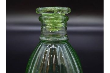 昭和初期　プレスガラス　醤油差し　食卓に彩を添えるガラス瓶5点セット(醤油瓶、しょうゆ差し、調味料入れ、ツバメ、ソース、硝子、和ガラス)(R-082885)