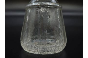 昭和初期　プレスガラス　醤油差し　食卓に彩を添えるガラス瓶5点セット(醤油瓶、しょうゆ差し、調味料入れ、ツバメ、ソース、硝子、和ガラス)(R-082885)