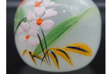 昭和初期　乳白　ガラス　レトロな可愛らしさが魅力の雛徳利3点セット(ひな祭り、雛道具、花、硝子、ガラス)(R-082893)