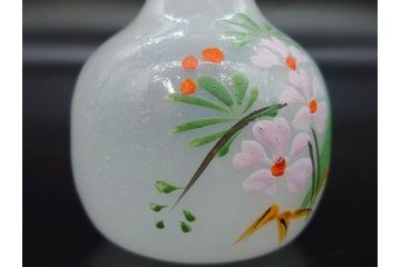 昭和初期　乳白　ガラス　レトロな可愛らしさが魅力の雛徳利3点セット(ひな祭り、雛道具、花、硝子、ガラス)(R-082893)