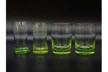 大正〜昭和初期　ウランガラス　美しい色合いが魅力のコップ4客セット(グラス、花模様、硝子、和ガラス)(R-082898)