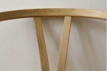 中古　北欧家具　老舗家具メーカー CARL HANSEN & SON(カール・ハンセン&サン)　ハンス J. ウェグナー(HANS J. WEGNER)デザイン　CH24　特徴的なラインを描く美しいフォルムのYチェア(ワイチェア、ダイニングチェア、アームチェア、イス、椅子)(R-082901)