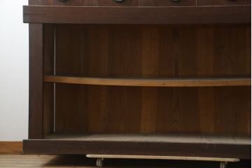和製アンティーク　美品　和の風格あふれる佇まいが魅力的な丸桟引き戸の重ね水屋箪笥(キャビネット、食器棚、カップボード、収納棚、戸棚、バラ売り可能)(R-082902)