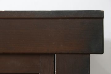 和製アンティーク　美品　和の風格あふれる佇まいが魅力的な丸桟引き戸の水屋箪笥サイドボード(食器棚、収納棚、戸棚、カップボード、サイドキャビネット)(R-082903)
