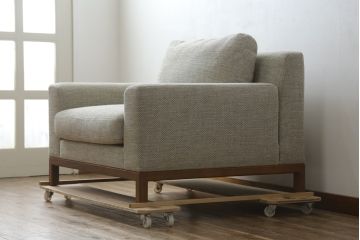中古　美品　旭川家具　CONDE HOUSE(カンディハウス)　川上元美デザイン　クォード　ウォールナット　落ち着いた雰囲気が素敵な1Pソファ(椅子、イス、アームチェア、一人掛け、1人掛けソファ)(現行定価約66万円)(R-082905)