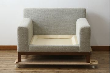 中古　美品　旭川家具　CONDE HOUSE(カンディハウス)　川上元美デザイン　クォード　ウォールナット　落ち着いた雰囲気が素敵な1Pソファ(椅子、イス、アームチェア、一人掛け、1人掛けソファ)(現行定価約66万円)(R-082905)