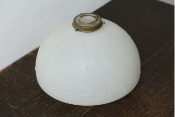 和製アンティーク　乳白色のエンボス　かわいらしいフォルムの照明(ペンダントライト、ペンダントランプ、天井照明、吊り下げ照明、電笠)(R-082908)