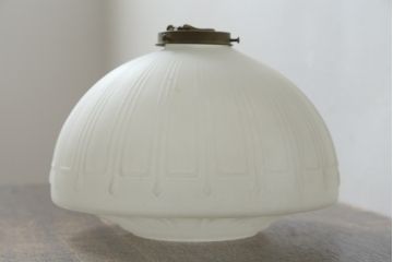 和製アンティーク　乳白色のエンボス　かわいらしいフォルムの照明(ペンダントライト、ペンダントランプ、天井照明、吊り下げ照明、電笠)(R-082908)