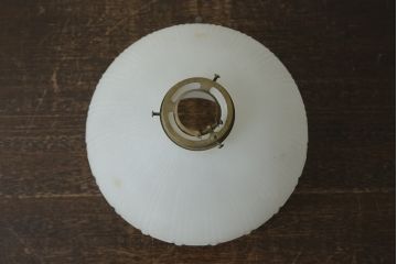 和製アンティーク　乳白色のエンボス　かわいらしいフォルムの照明(ペンダントライト、ペンダントランプ、天井照明、吊り下げ照明、電笠)(R-082908)