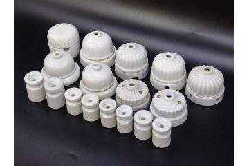 当時物　白磁　菊型　レトロな空間を演出する碍子17点セット(ローゼット、電笠、電灯、照明器具、電材)(R-082919)