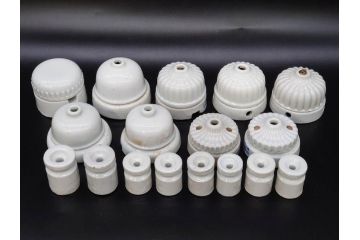 当時物　白磁　菊型　レトロな空間を演出する碍子17点セット(ローゼット、電笠、電灯、照明器具、電材)(R-082919)