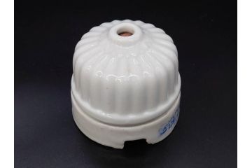 当時物　白磁　菊型　レトロな空間を演出する碍子17点セット(ローゼット、電笠、電灯、照明器具、電材)(R-082919)