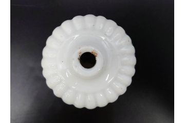 当時物　白磁　菊型　レトロな空間を演出する碍子17点セット(ローゼット、電笠、電灯、照明器具、電材)(R-082919)