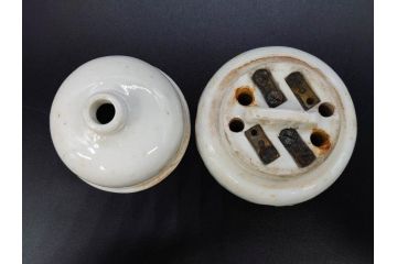 当時物　白磁　菊型　レトロな空間を演出する碍子17点セット(ローゼット、電笠、電灯、照明器具、電材)(R-082919)