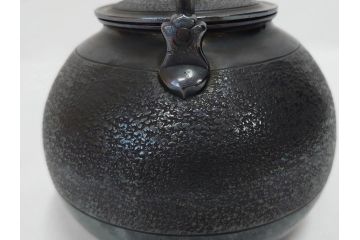 田中貴金属　純銀　約448g　優美な佇まいの銀瓶(ホシエスマーク、GINZA TANAKA、ギンザタナカ、シルバー、煎茶、薬缶、銀水注、湯沸し、茶道具、やかん、水指、急須)(R-082925)