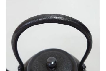 田中貴金属　純銀　約448g　優美な佇まいの銀瓶(ホシエスマーク、GINZA TANAKA、ギンザタナカ、シルバー、煎茶、薬缶、銀水注、湯沸し、茶道具、やかん、水指、急須)(R-082925)