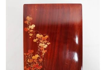 アンティーク雑貨　昭和中期　クスノキ材　蒔絵　格式高い佇まいの収納箱(木箱、金彩、漆、漆器、小物入れ、唐草)(R-082926)