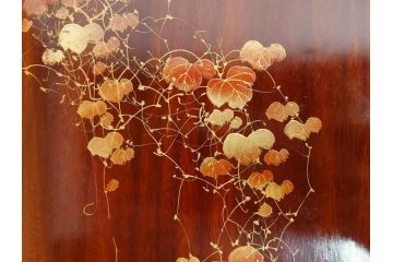 アンティーク雑貨　昭和中期　クスノキ材　蒔絵　格式高い佇まいの収納箱(木箱、金彩、漆、漆器、小物入れ、唐草)(R-082926)