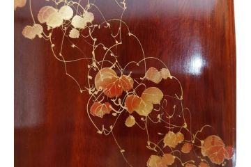 アンティーク雑貨　昭和中期　クスノキ材　蒔絵　格式高い佇まいの収納箱(木箱、金彩、漆、漆器、小物入れ、唐草)(R-082926)