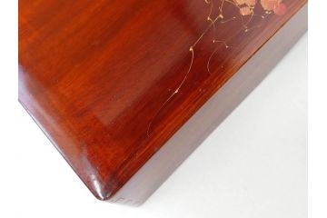 アンティーク雑貨　昭和中期　クスノキ材　蒔絵　格式高い佇まいの収納箱(木箱、金彩、漆、漆器、小物入れ、唐草)(R-082926)