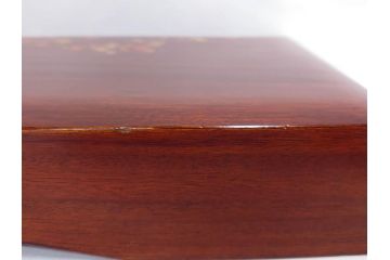 アンティーク雑貨　昭和中期　クスノキ材　蒔絵　格式高い佇まいの収納箱(木箱、金彩、漆、漆器、小物入れ、唐草)(R-082926)