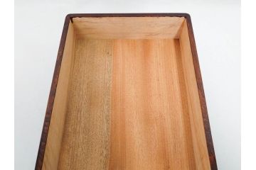 アンティーク雑貨　昭和中期　クスノキ材　蒔絵　格式高い佇まいの収納箱(木箱、金彩、漆、漆器、小物入れ、唐草)(R-082926)