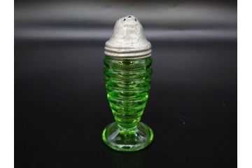 戦前　当時物　ウランガラス　プレスガラス　インクボトル　上品な雰囲気のガラス小物5点セット(ソルト、ペッパー、調味料入れ、インク壷、小物入れ、鉢、小皿、深皿、硝子、和ガラス)(R-082929)