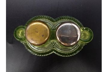 戦前　当時物　ウランガラス　プレスガラス　インクボトル　上品な雰囲気のガラス小物5点セット(ソルト、ペッパー、調味料入れ、インク壷、小物入れ、鉢、小皿、深皿、硝子、和ガラス)(R-082929)