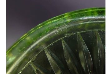 戦前　当時物　ウランガラス　プレスガラス　インクボトル　上品な雰囲気のガラス小物5点セット(ソルト、ペッパー、調味料入れ、インク壷、小物入れ、鉢、小皿、深皿、硝子、和ガラス)(R-082929)