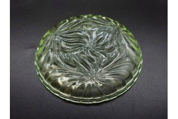 戦前　当時物　ウランガラス　プレスガラス　インクボトル　上品な雰囲気のガラス小物5点セット(ソルト、ペッパー、調味料入れ、インク壷、小物入れ、鉢、小皿、深皿、硝子、和ガラス)(R-082929)
