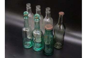 大正〜昭和初期　レトロ　エンボス　空間のアクセントになるガラス瓶7点セット(大日本麦酒株式会社、和ガラス、硝子、ビン、ボトル、花瓶、花入、花生、花器、一輪挿し)(R-082932)