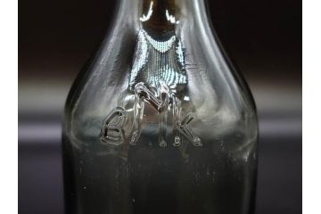 大正〜昭和初期　レトロ　エンボス　空間のアクセントになるガラス瓶7点セット(大日本麦酒株式会社、和ガラス、硝子、ビン、ボトル、花瓶、花入、花生、花器、一輪挿し)(R-082932)
