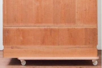 中古　伝統工芸士　中沢和夫作　意匠を凝らした金具が目を引く引き出し1杯付き加茂総桐箪笥・下段(並厚、四方丸、総桐たんす、衣装箪笥、チェスト、サイドチェスト)(R-082946)
