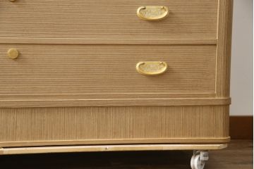 中古　広島・府中家具　日本伝統木芸士　大畠輝登作　備後府中　寿山作　金色の装飾が上品な雰囲気を醸し出す 総桐箪笥・下段(総桐たんす、胴丸、収納箪笥、衣装箪笥、和タンス、引き出し、チェスト、サイドチェスト、テレビ台、テレビボード)(R-082952)