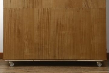 中古　広島・府中家具　日本伝統木芸士　大畠輝登作　備後府中　寿山作　金色の装飾が上品な雰囲気を醸し出す 総桐箪笥・下段(総桐たんす、胴丸、収納箪笥、衣装箪笥、和タンス、引き出し、チェスト、サイドチェスト、テレビ台、テレビボード)(R-082952)