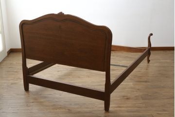 中古　DREXEL HERITAGE(ドレクセルヘリテイジ)　Touraine(ツーレイン)　重厚感と美しさを兼ね備えたクラシカルデザインのベッドフレーム(セミダブル)(R-082957)