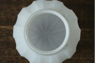 和製アンティーク　希少デザイン　襞(ひだ)模様が可愛らしい小さな天井照明　(R-082960)