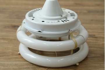 和製ビンテージ　昭和レトロ　ナショナル製　松下電工株式会社　レトロでポップな可愛らしい天井照明　(R-082962)