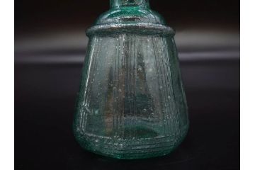 当時物　プレスガラス　レトロな味わい深いガラス瓶5点セット(ビン、醤油差し、あやめ、菖蒲、エンボス、花、桜、硝子)(R-082968)