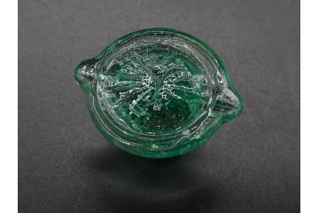 当時物　プレスガラス　レトロな味わい深いガラス瓶5点セット(ビン、醤油差し、あやめ、菖蒲、エンボス、花、桜、硝子)(R-082968)