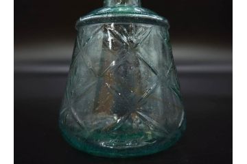 当時物　プレスガラス　レトロな味わい深いガラス瓶5点セット(ビン、醤油差し、あやめ、菖蒲、エンボス、花、桜、硝子)(R-082968)