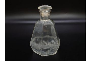 当時物　プレスガラス　レトロな味わい深いガラス瓶5点セット(ビン、醤油差し、あやめ、菖蒲、エンボス、花、桜、硝子)(R-082968)