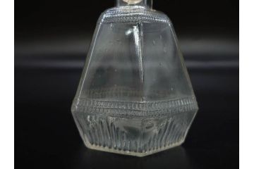 当時物　プレスガラス　レトロな味わい深いガラス瓶5点セット(ビン、醤油差し、あやめ、菖蒲、エンボス、花、桜、硝子)(R-082968)