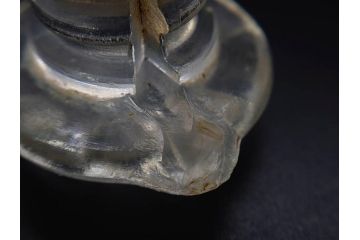当時物　プレスガラス　レトロな味わい深いガラス瓶5点セット(ビン、醤油差し、あやめ、菖蒲、エンボス、花、桜、硝子)(R-082968)