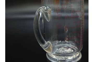 戦前　当時物　吹きガラス　落ち着いた佇まいの計量カップ2点セット(ジョッキ、花器、花瓶、花入、花生、フラワーベース、硝子、目盛付き)(R-082969)