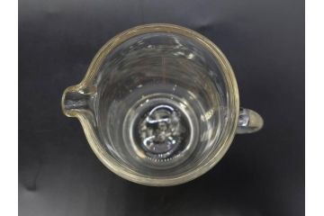 戦前　当時物　吹きガラス　落ち着いた佇まいの計量カップ2点セット(ジョッキ、花器、花瓶、花入、花生、フラワーベース、硝子、目盛付き)(R-082969)